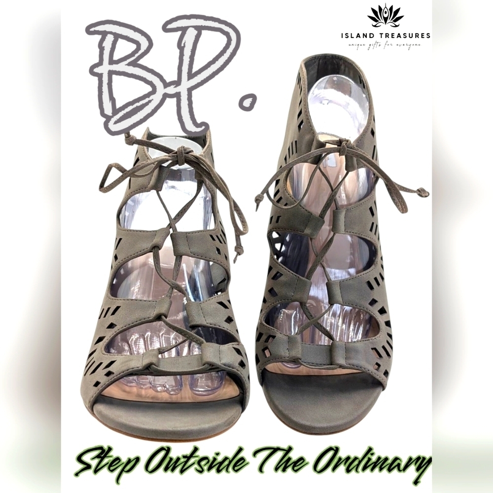 NWT BP Decker Olive Green Laser Cut Lace Up Block Heel Sandals Women Size 11 M